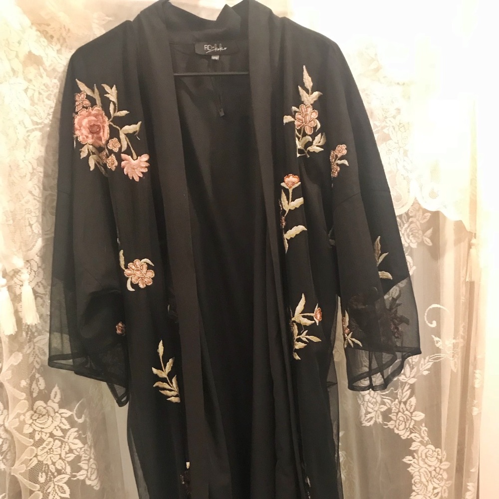 🌷ANTHROPOLOGIE🌷 embroidered vintage sheer kimono